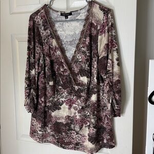 Karen Kane Elegant Cream and Purple Top